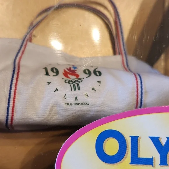 Barbie, Olympic Gymnast, NWT, 1996 Atlanta, Excellent condition ♥️ - Picture 3 of 6